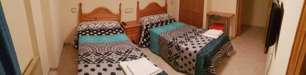 Hostal El Busto Teruel Buitenkant foto